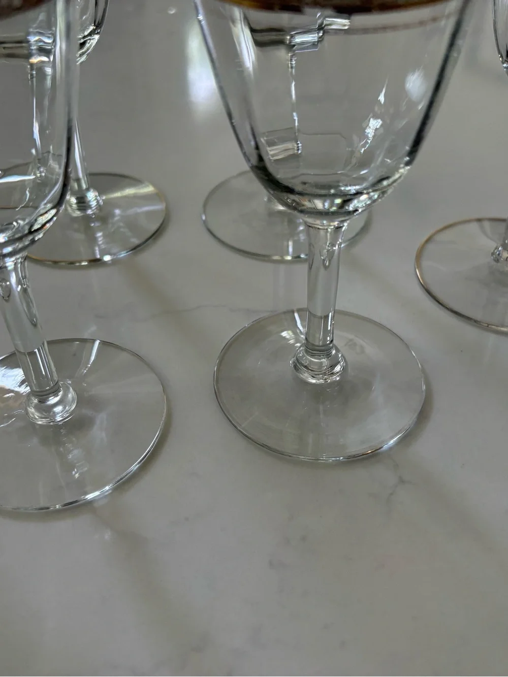 Elegant Clear Wine Glasses with Metallic Gold Band – Set of 7